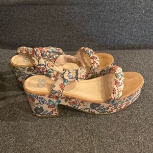 SO Floral Platform Shoe
